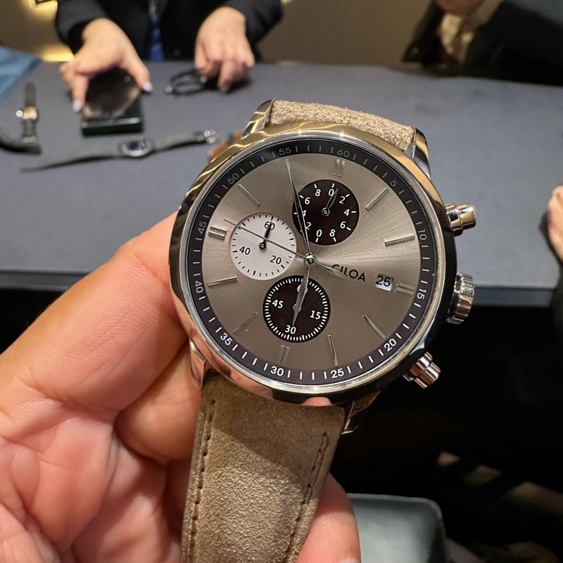 CILOA-メンズ クロノグラフ ウォッチ デイト表示 スエ - Suede Strap Watch のレビューと価格